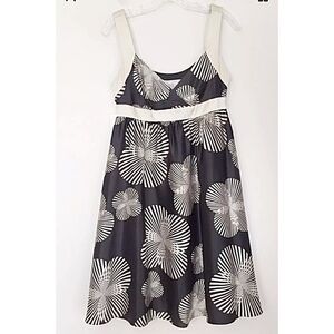 MAGGY LONDON Blk Wht Slvlss Silk Faux Wrap Dress